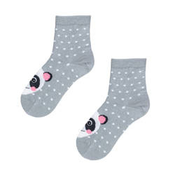 Szare skarpetki w pandy