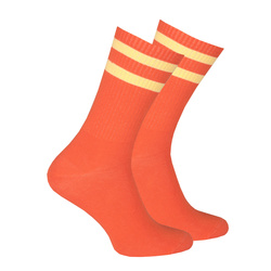 Pomarańczowe skarpetki wzorowane